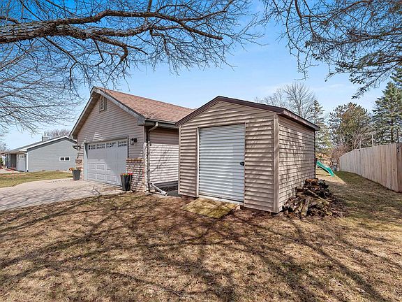 4th image of N362 Rogers Ln