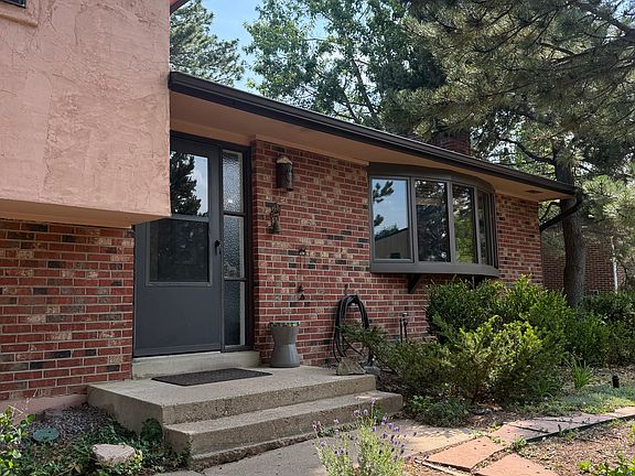 2nd image of 2830 Darley Ave