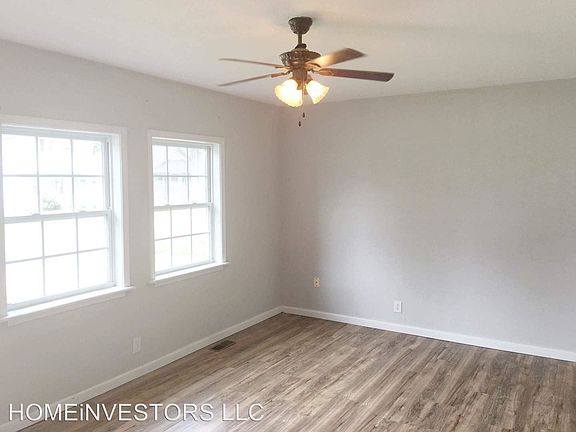 4th image of 2928 Warren Ave