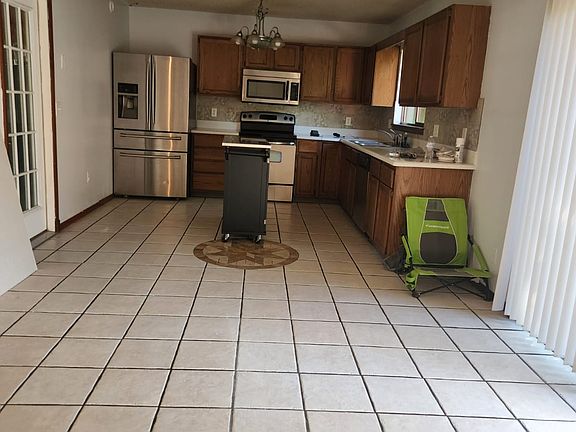 2nd image of 588 Richard Lee St