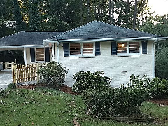 2nd image of 1942 Kenwood Rd SE