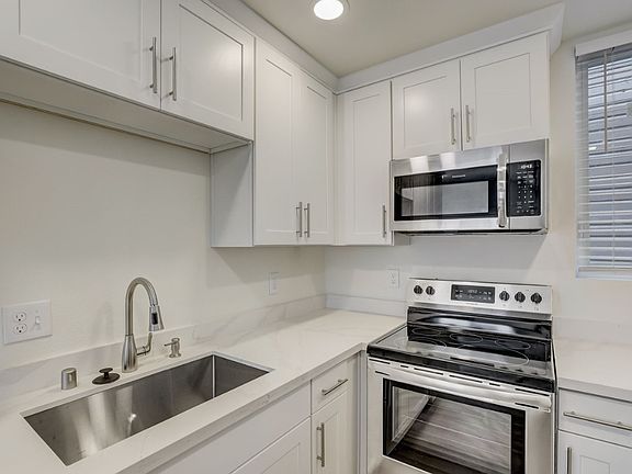 3rd image of 1112 S 8th St APT A