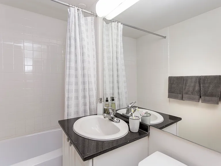 Orlowitz Residences — Photo 16