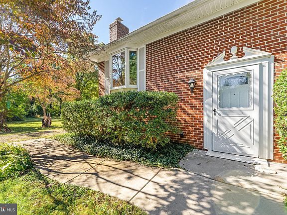 5th image of 10395 Buchanan Dr