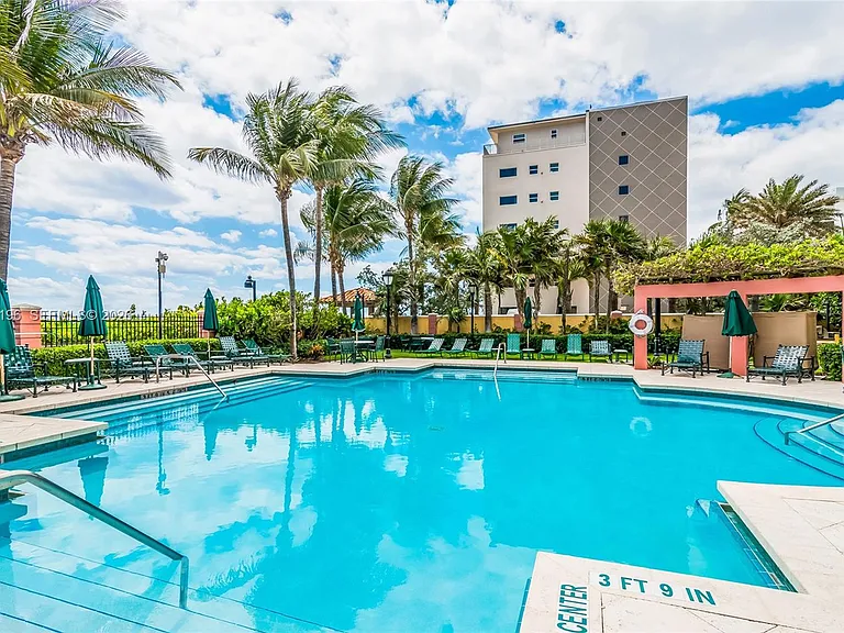 2100 N Ocean Blvd #19-B — Photo 27