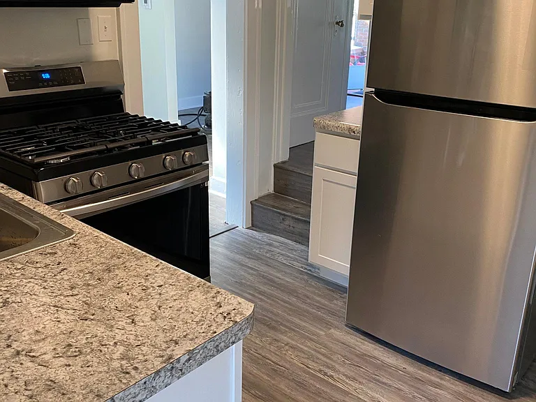216 Catskill Ave — Photo 5