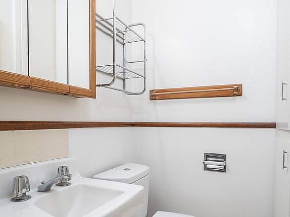 5th image of 11511 Ohio Ave APT 4