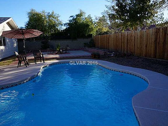 5th image of 716 Thrush Dr