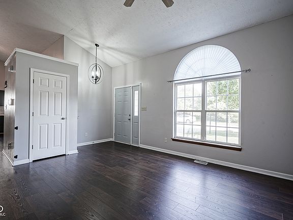 5th image of 6395 Thornridge Dr