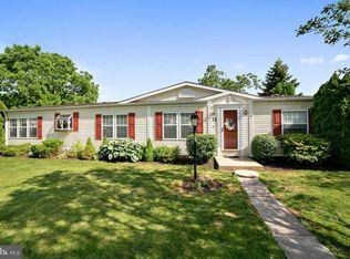 72 Wood Hollow Dr, Harleysville, PA 19438