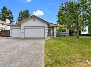 201 Fallen Leaf Dr, Vacaville, CA 95687