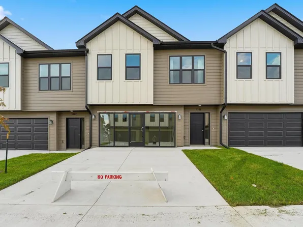 1366 Meadow Rose Pl, Waukee, IA 50263