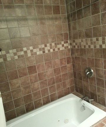 Bathroom (shower/tub)