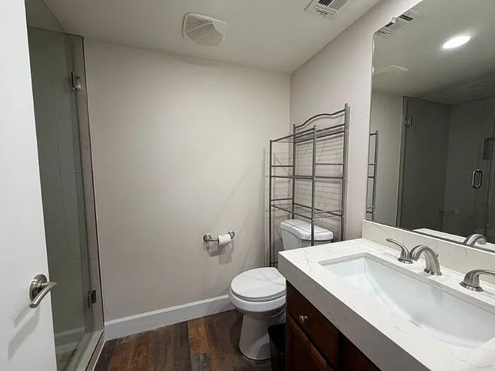 555 W 6th St #W — Photo 18