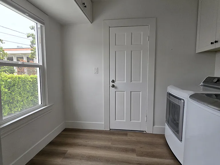 1509 E Elizabeth St — Photo 13