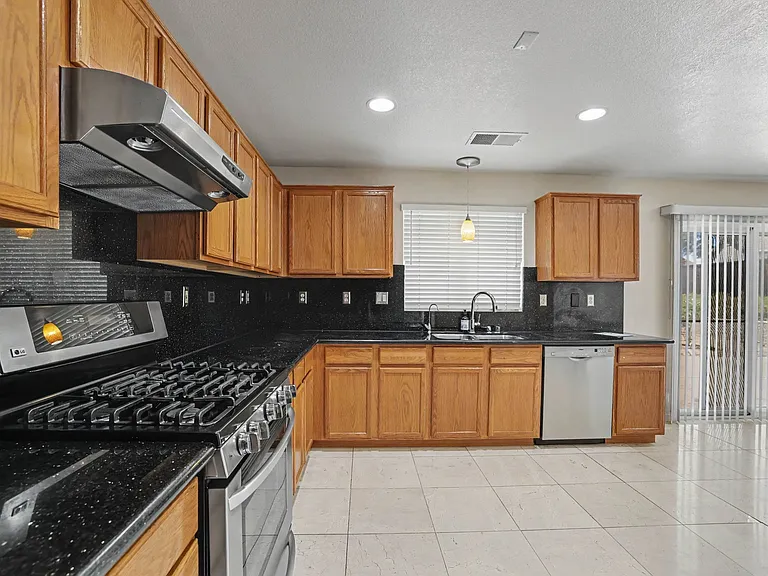 4561 Temblor Way — Photo 6