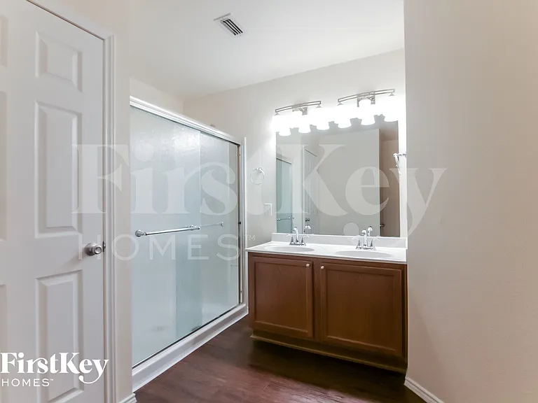 1305 Haley Ln — Photo 10