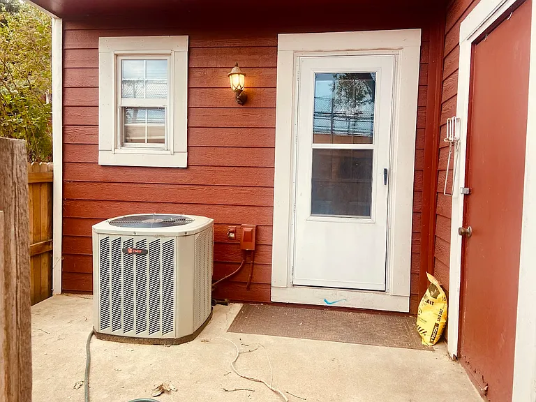 910 Milo Cir #B — Photo 12