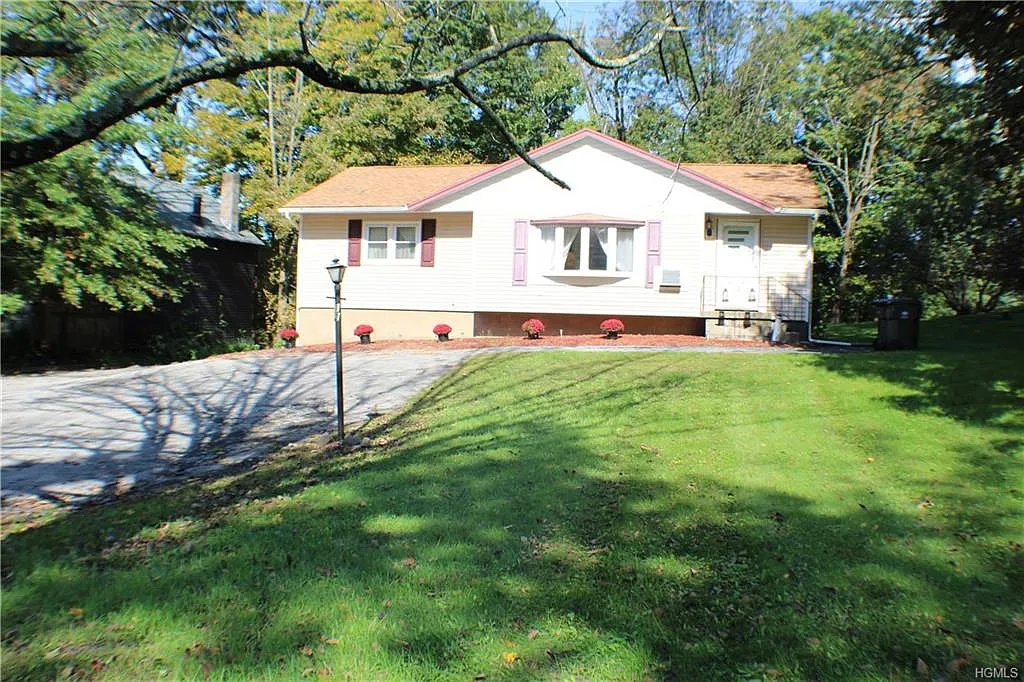 12 Pine Hill Rd photo 1