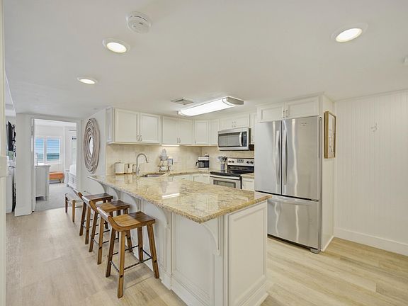 2nd image of 510 Gulf Shore Dr Unit 605