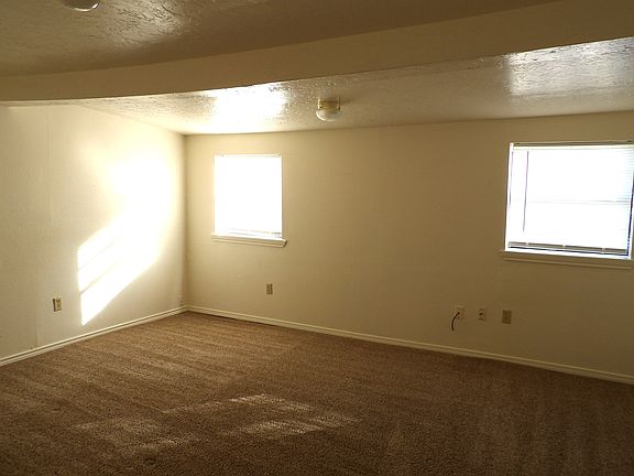 4th image of 1406 NW Ozmun Ave