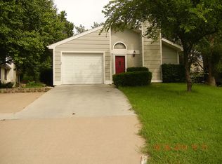 1904 Plymouth Rd, Manhattan, KS 66503