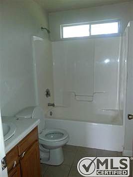 5th image of 820 Arlington Cir
