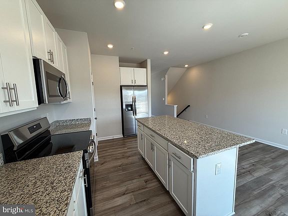4th image of 5567 Marksburg Pl