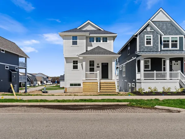 910 S Lake St, Whitehall, MI 49461
