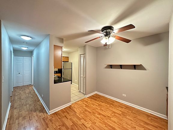 5th image of 3825 N Pine Grove Ave APT 204