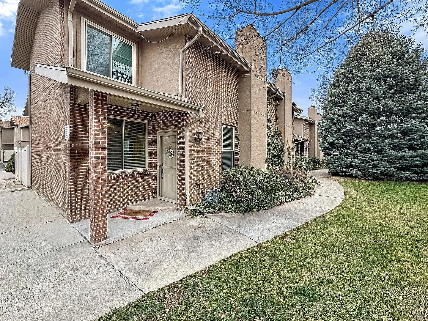 2,800 Sq. Ft. 3-Bedroom Townhome | 2 Kitchens + 2 Laundry Sets + Huge Finished Basement — Photo 1