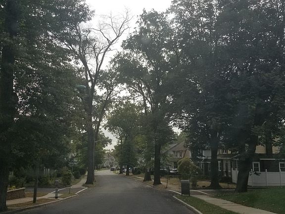 5th image of 43 Park End Pl