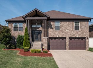 7610 Pavilion Park Rd, Louisville, KY 40214