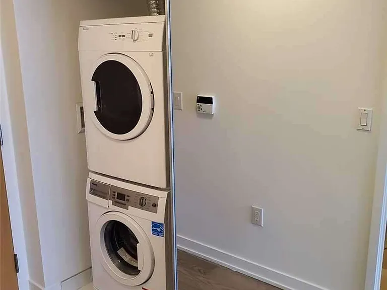 11 Wellesley St W #3910 — Photo 7