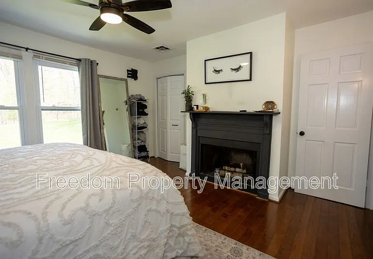 6197 Edwards Dr — Photo 22