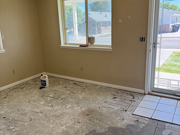 3rd image of 2786 S Millard Cv W