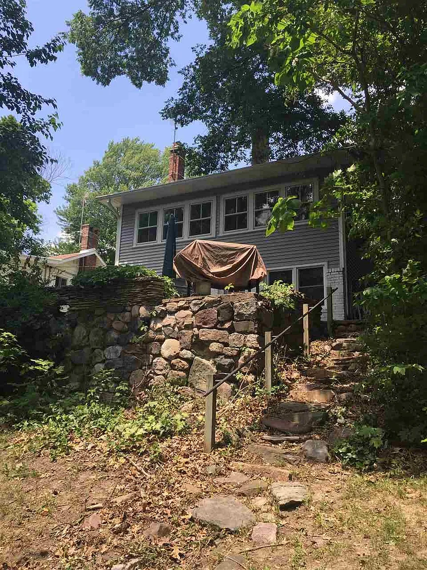 8983 E Circle Dr S photo 1