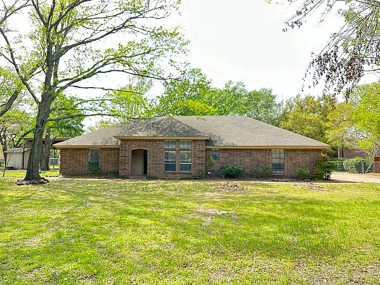 228 S Pearson Ln — Photo 1