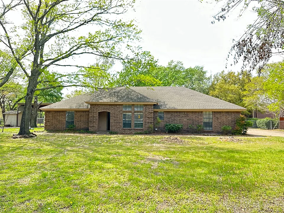 228 S Pearson Ln