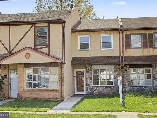 2282 Suzann Dr, Warrington, PA 18976