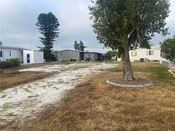 671 Alvarado #304, North Pt, FL 34287