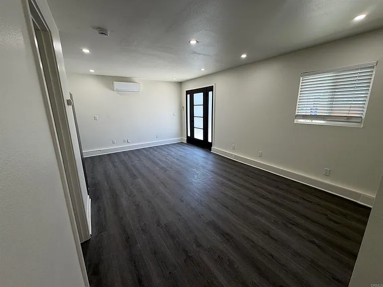 2032 Kearney Ave — Photo 12