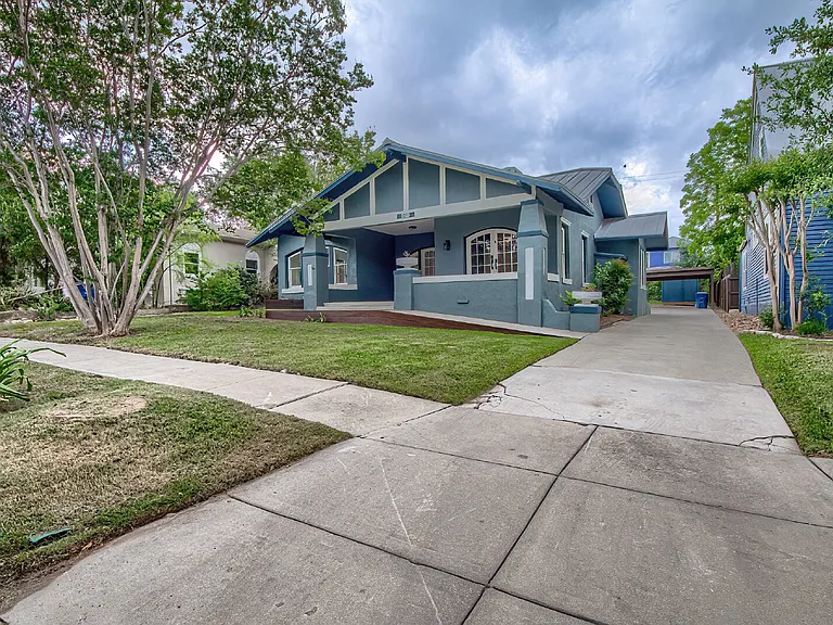 518 Queen Anne Ct — Photo 1