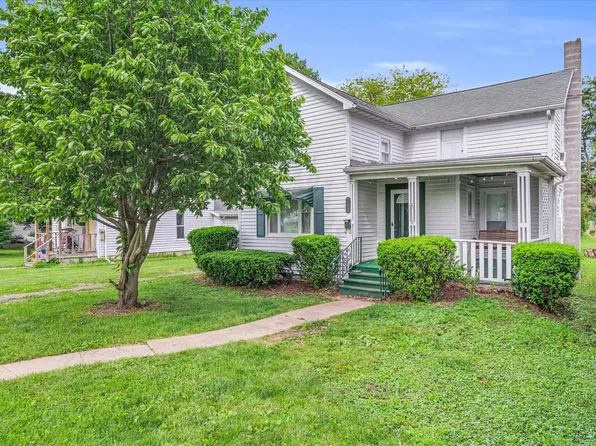 243 S College St, Paxton, IL 60957