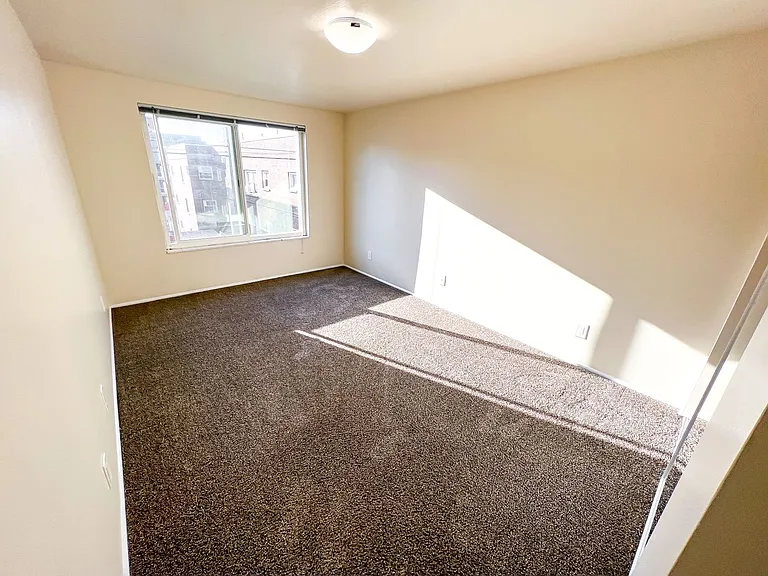 IRO Apartments — Photo 40
