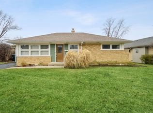 1109 Whitfield Rd, Northbrook, IL 60062
