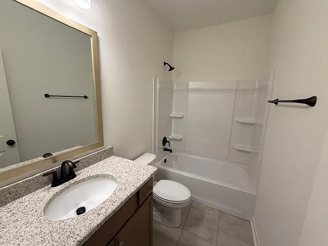 1009 S Pine St — Photo 5