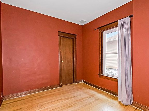 4th image of 804 E 41st St
