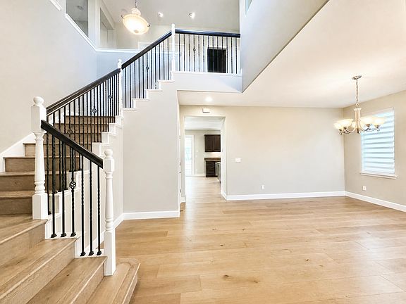 5th image of 6238 Murdock Way