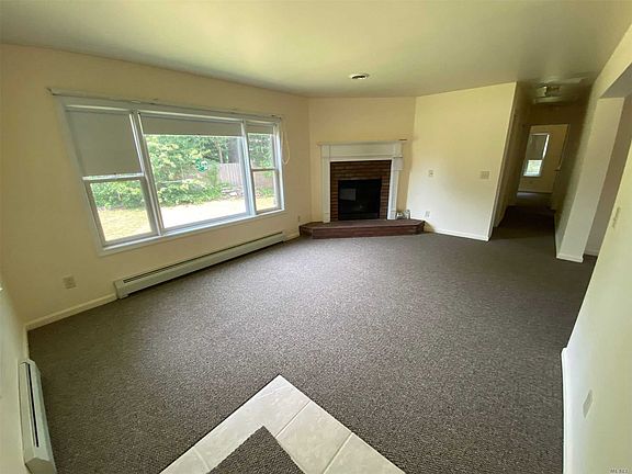 2nd image of 37 Cove St